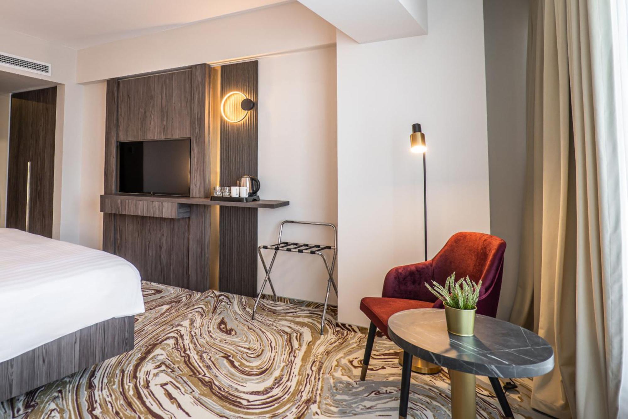 Ramada By Wyndham Bucharest Otopeni Airport 외부 사진