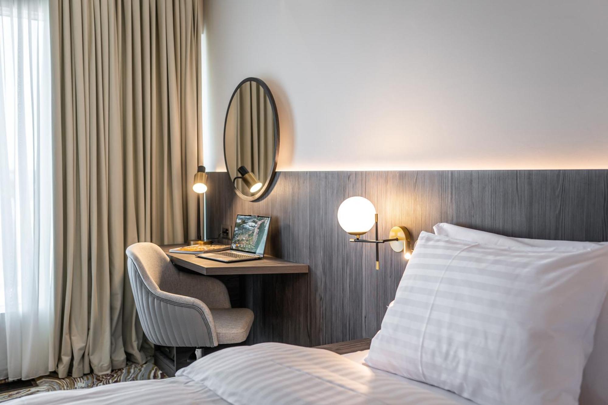 Ramada By Wyndham Bucharest Otopeni Airport 외부 사진